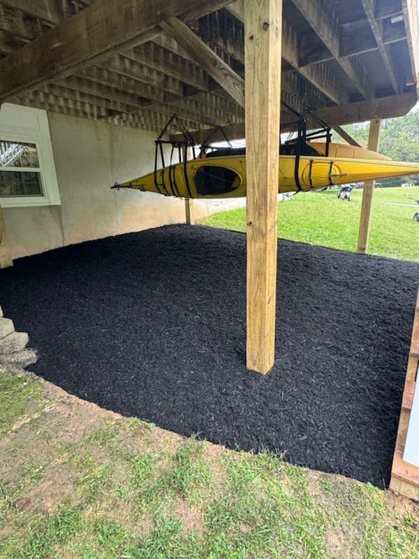 Gallery photos for Mulch Makeover in Huntingtown: Image #1