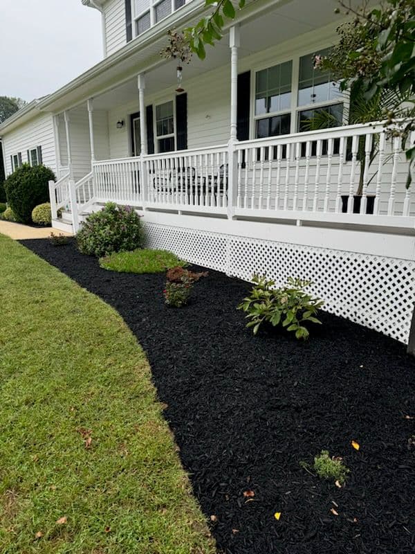 Gallery photos for Mulch Makeover in Huntingtown: Image #2